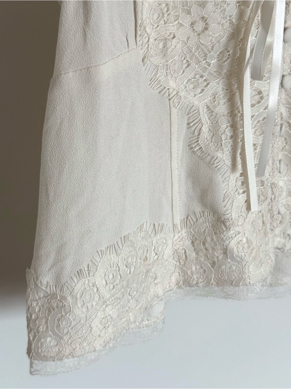 Free People Jaida Vest Top Tofu Ivory Eyelash Lace Button Front Tie XS - Picture 8 of 14